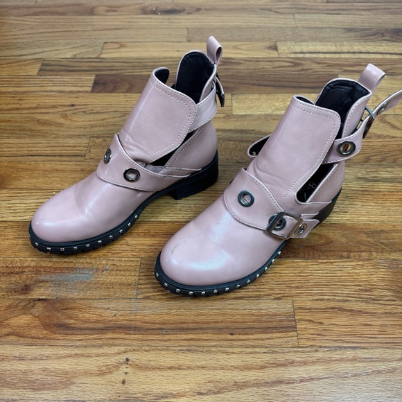 Buckle faux leather boots - Picture 2 of 7